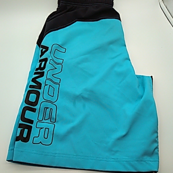 Under Armour Other - Under Armour mens loose fit shorts S blue